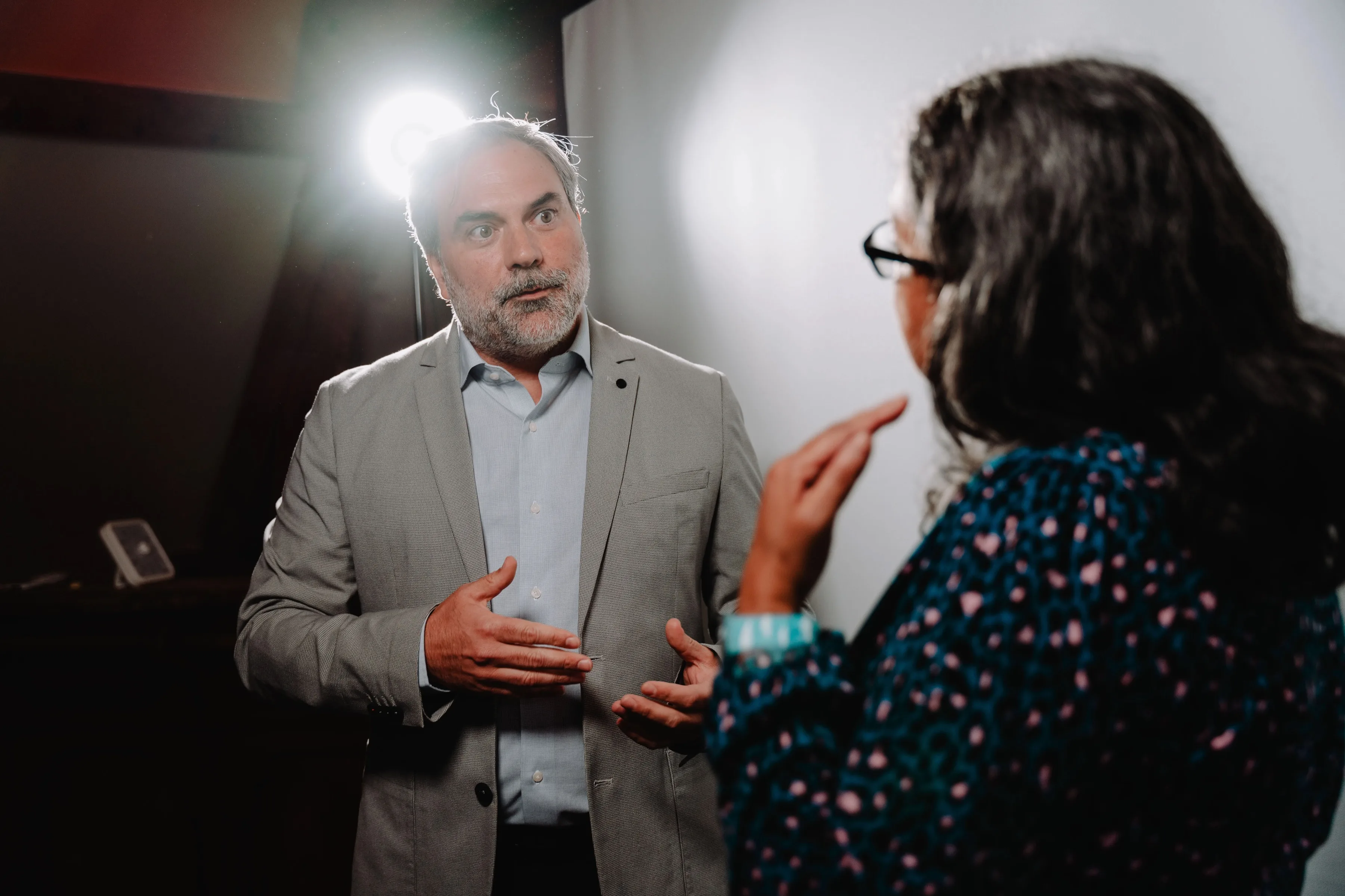 Damien Gauthier in a one-on-one coaching conversation